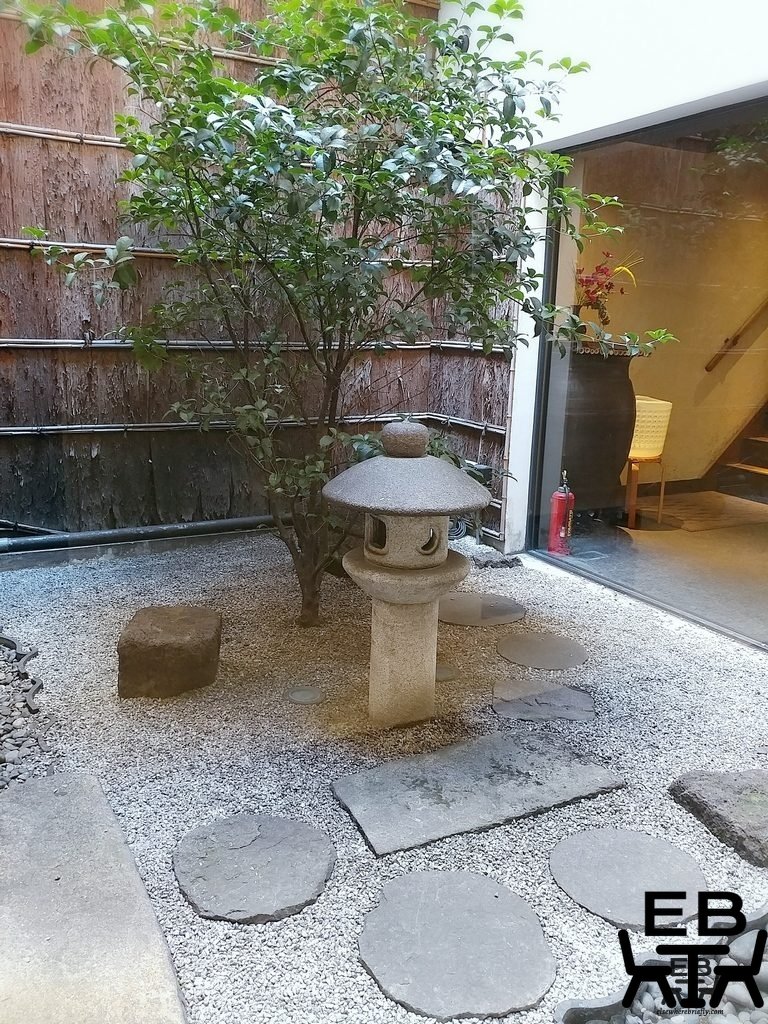 kyoto gogyo courtyard