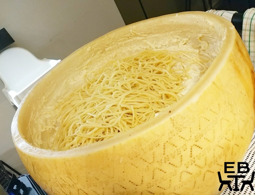 il verde cheese wheel